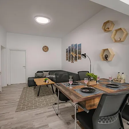 Grand Luxury Flat By Nat Stadium & Ndk Free Parking