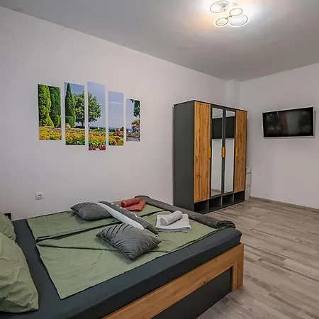 Grand Luxury Flat By Nat Stadium & Ndk Free Parking Апартаменты